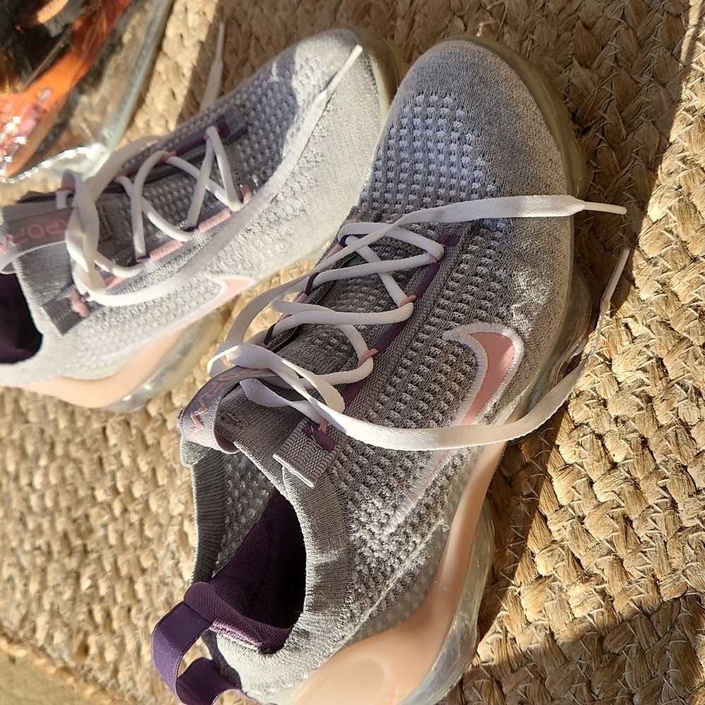 Nike youth vapormax
